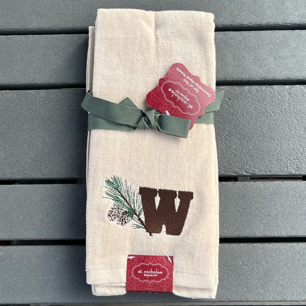 Kohls; Holiday Beige & Brown; Embroidered Monogram “W”; Kitchen/Hand Towels; NWT